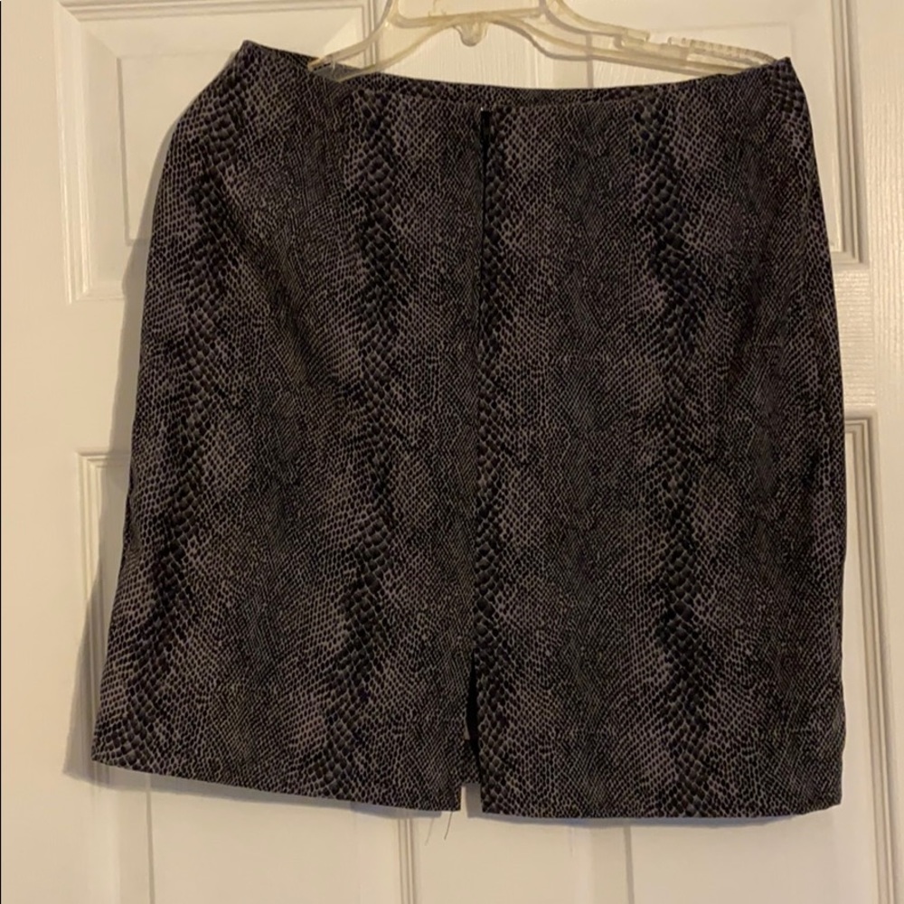 Skirt - Picture 3 of 5